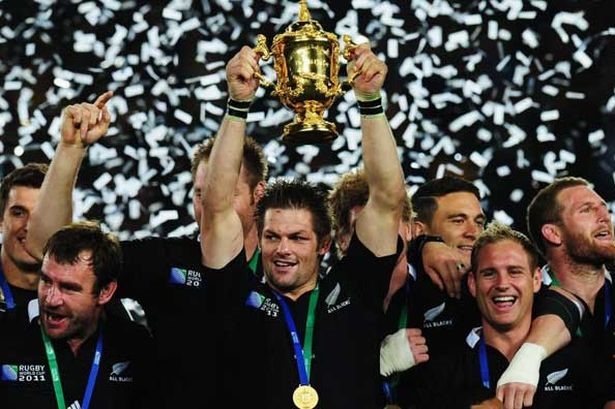 new zealand lift rugby world cup getty 3011875